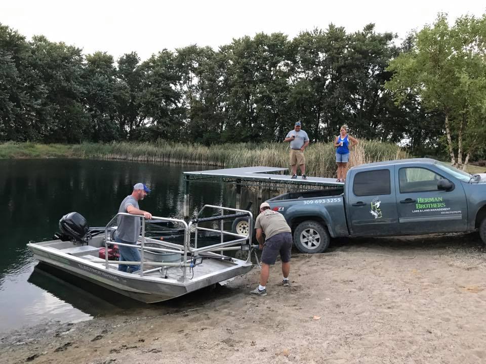 Fall 2017 Electro - putting boat in | Bjornsen Pond Management